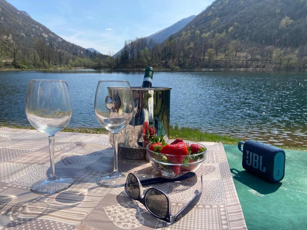 L'Angolino Di Magda: On The Lake-Private Beach! Ghirla Bagian luar foto